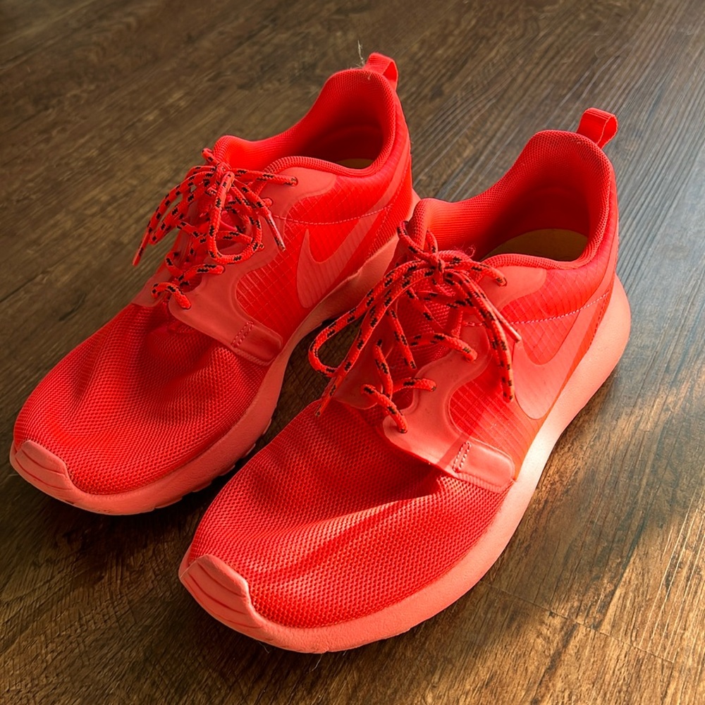 Women’s Rosherun Hyperfuse 'Laser Crimson'